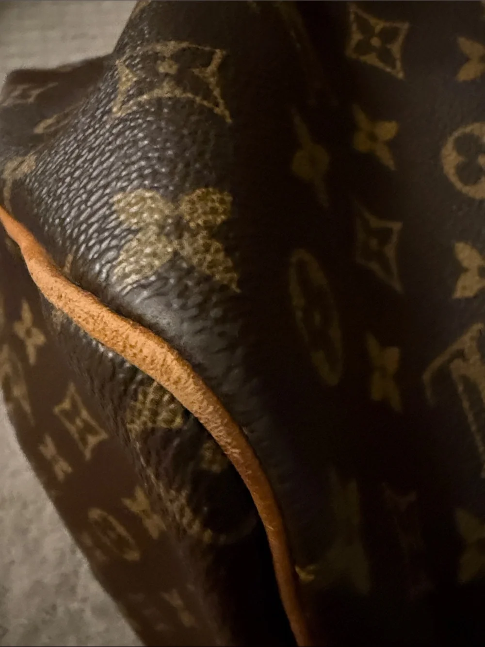 Louis Vuitton Monogram Canvas Keepall Travel Bag with Tan Trim Authentic LV 60